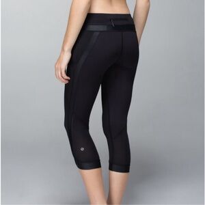 Lululemon Chase Me Crop II in Black Faux Leather Moto Trim Size 8